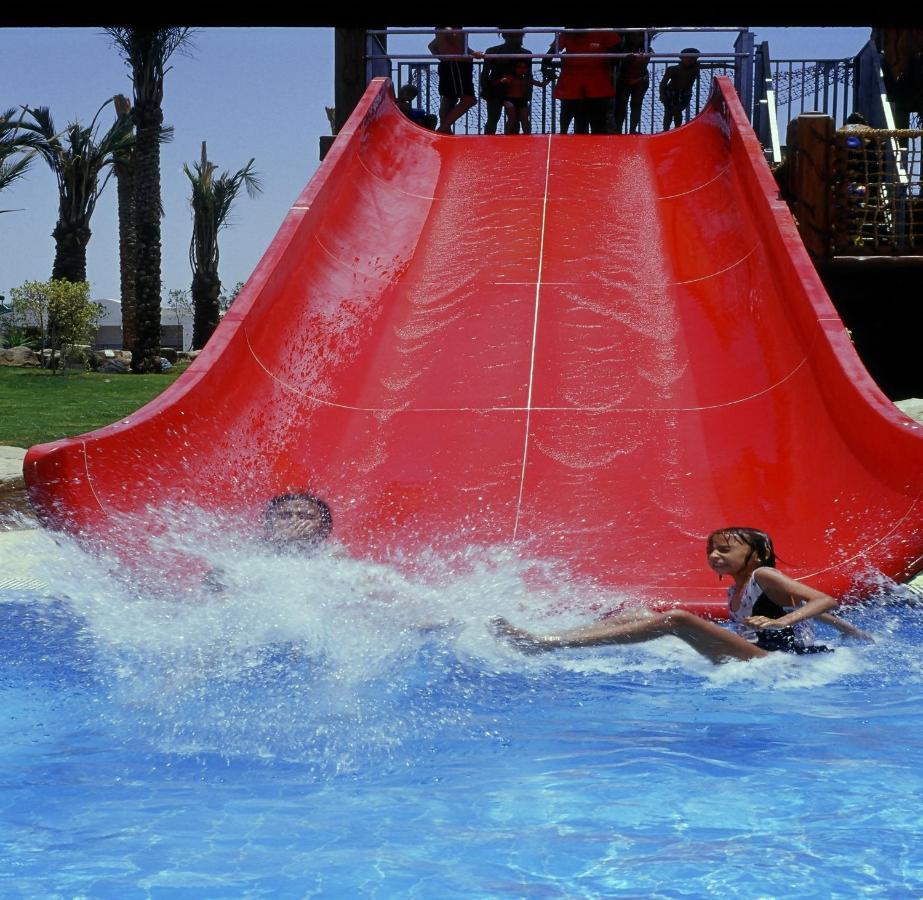Sharm Dreams Vacation Club - Aqua Park酒店 外观 照片 A water slide
