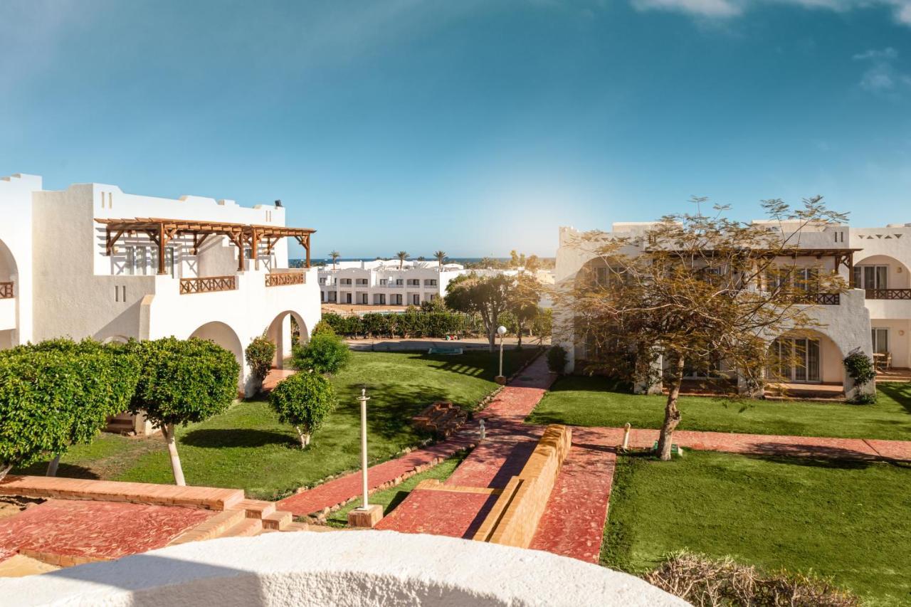 Sharm Dreams Vacation Club - Aqua Park酒店 外观 照片 The campus of the American University of Ras Al Khaimah